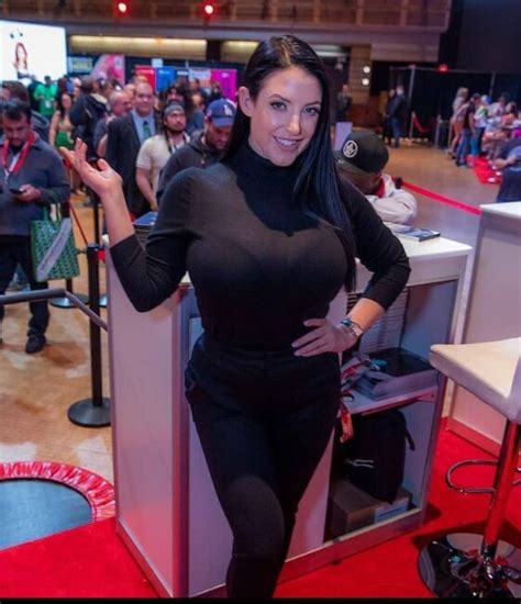 Angela White Biography: Videos, Net Worth, Age, Height,。